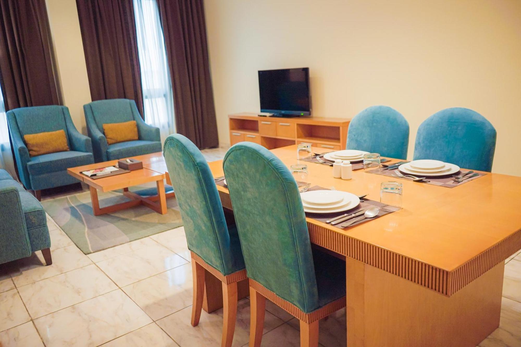 City Seasons Hotel & Suites Muscat Bilik gambar