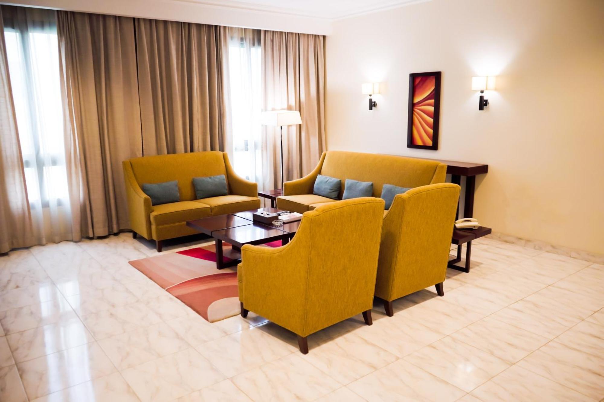 City Seasons Hotel & Suites Muscat Bilik gambar
